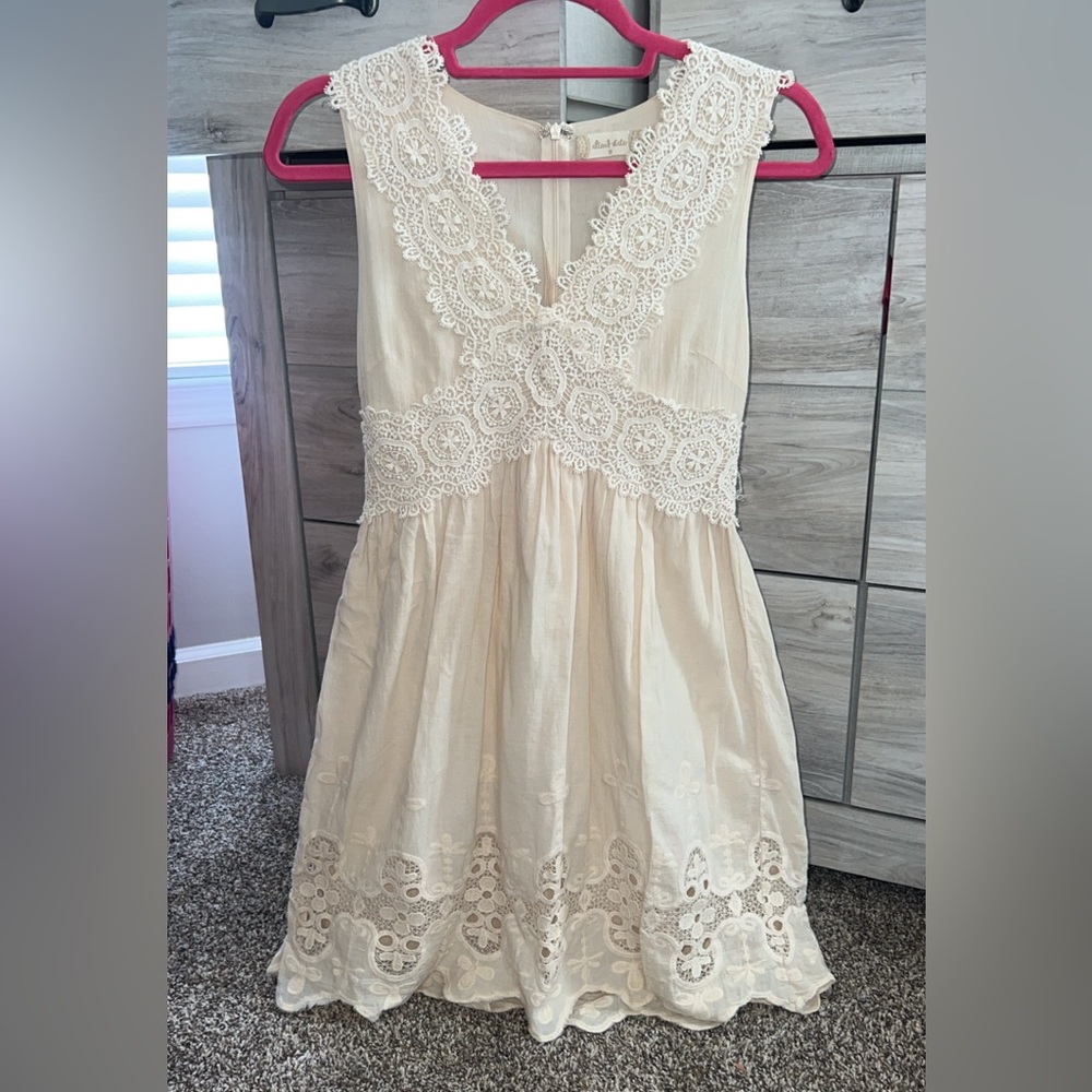 Altar'd State Cream Lace-Detail Formal Dress
